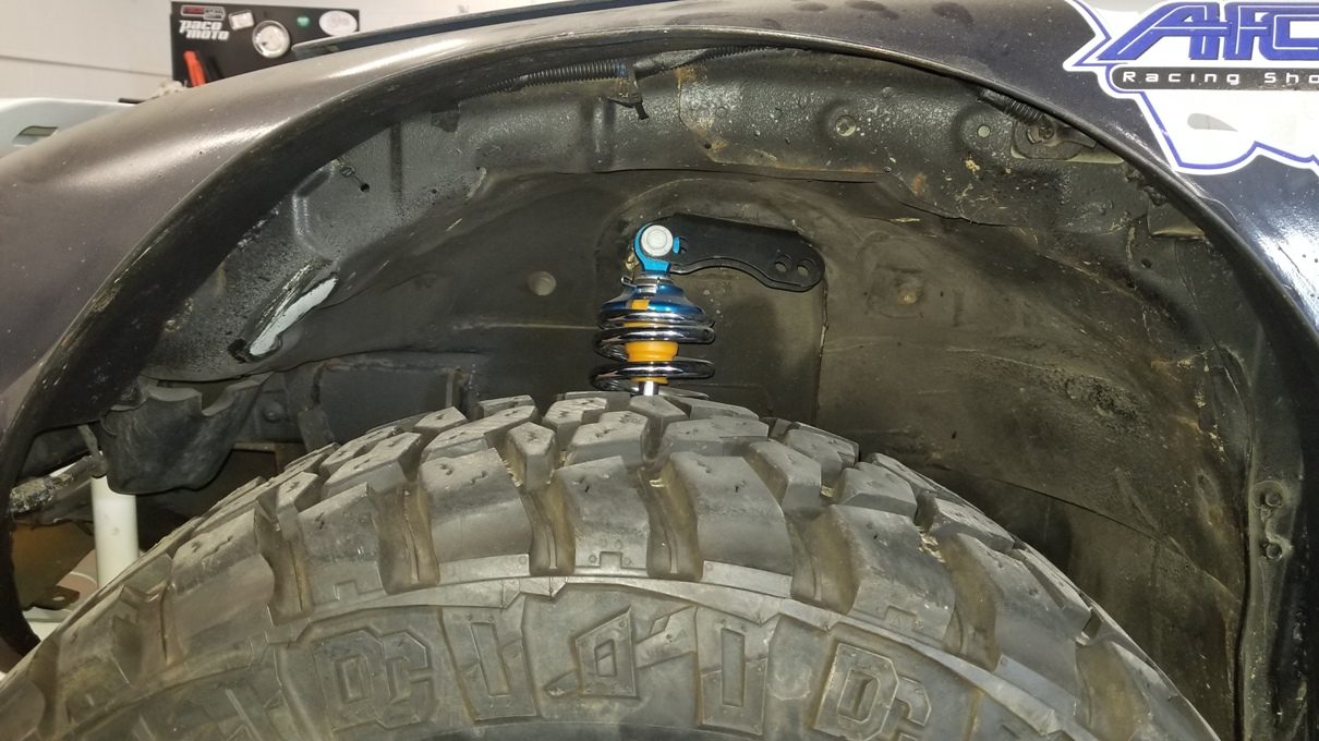Offroadster coilover and wheel-arch clearance detail